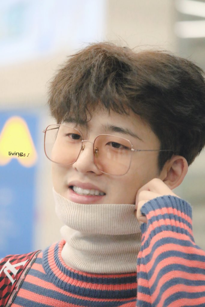 NWBI_1022's tweet photo. #D238 คิดถึงรอยยิ้ม @ikon_shxxbi 😊 https://t.co/5CTqDX1nQI