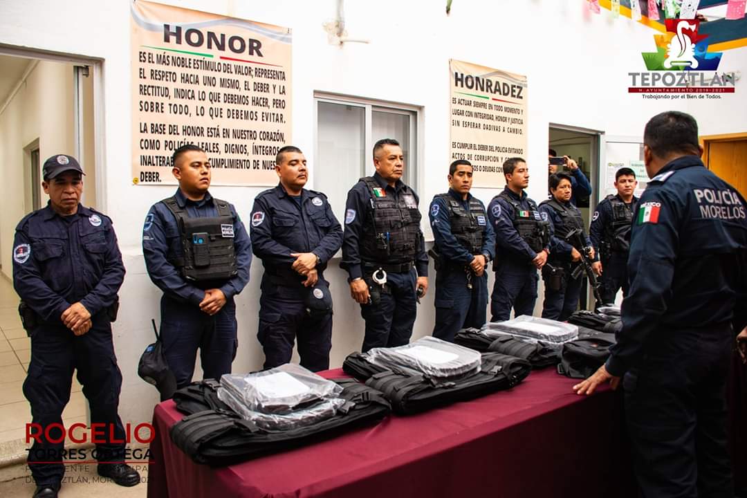 ATepoztlan's tweet photo. Para Rogelio Torres Ortega, Presidente de Tepoztlán, atender las necesidades de los servidores públicos y brindarles herramientas que les permitan desarrollar en mejores condiciones su trabajo, es de suma importancia para que así puedan ofrecer a la comunidad un mejor servicio. https://t.co/543Vsm1OSh