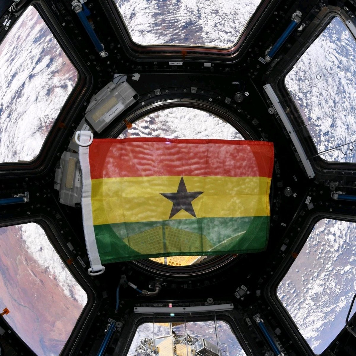 sabastineeugene's tweet photo. Christina Koch, returned home this month after spending 328days in space. Some 20years ago, she studied at the University of Ghana, Legon, and has become connected to the country ever since. Thanks to her, the flag of Ghana has seen her country from space... 🇬🇭 https://t.co/BWvWmJNiyS