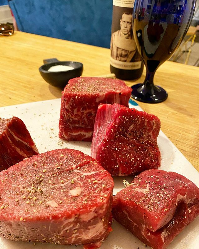 eatlovebr's tweet photo. It’s a DIY Valentines night! Filets provided by Juniors Meat Market out in French Settlement 🤤 https://t.co/KM0x32U6ss https://t.co/YqqPzBDjDF