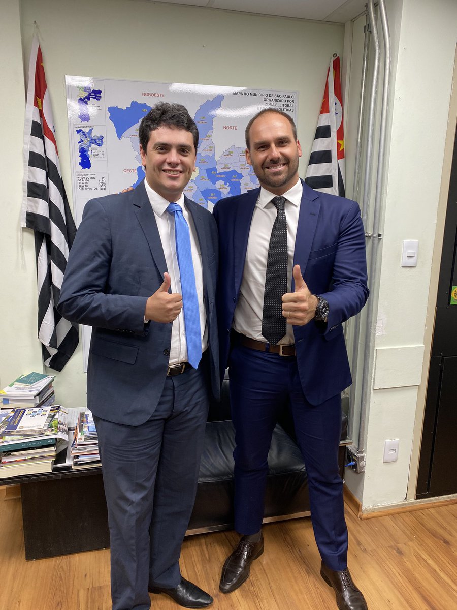 BolsonaroSP's tweet photo. Bom encontro na Alesp com o Advogado Rodrigo Tavares @rtavaresprtb , que teve nosso apoio para governador de SP em 2018. O PRTB em SP tem boa relação conosco. https://t.co/BHSNkxKAsW
