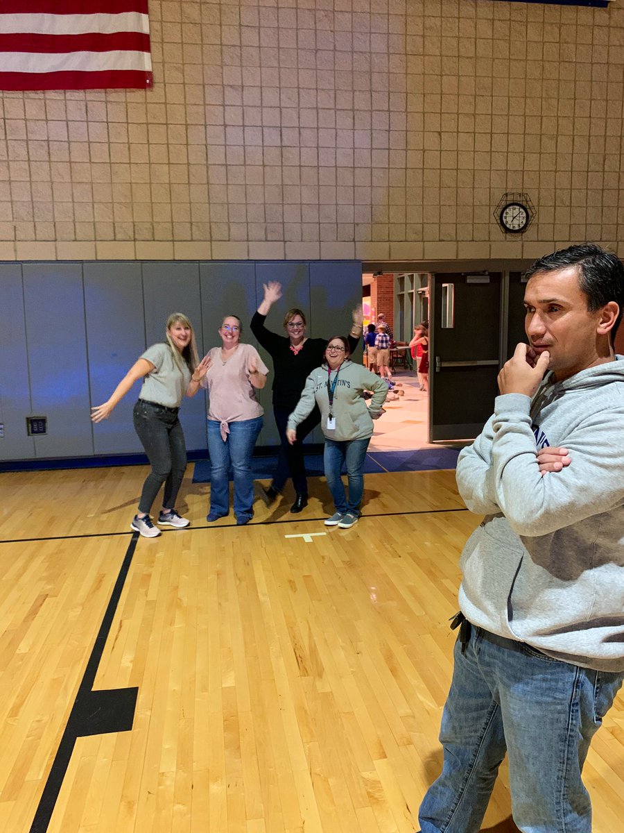 KFMS6th's tweet photo. Do students dance? YES 

Do chaperones dance? https://t.co/wDjQSBPdka