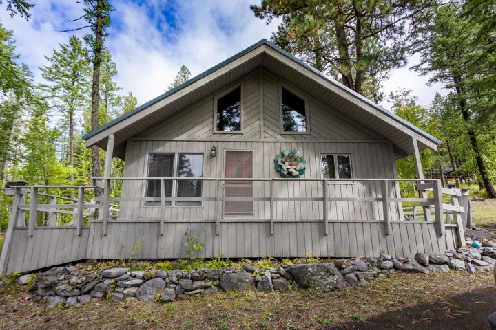 mt_realtor's tweet photo. These three properties are off the market, but let's find your perfect match! #lovewhereyoulive | Amy Bain-Wilson with Glacier Sotheby’s International Realty https://t.co/0LXIkiVael