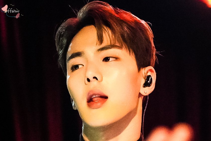 offshw's tweet image. 200214 the roxy 

beside u 😘
#셔누 #ショヌ #SHOWNU
@OfficialMonstaX