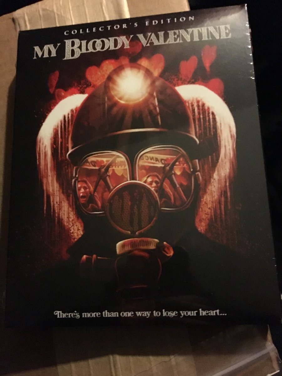 hellbeatle's tweet photo. Now FINALLY, it’s time 4 #Uncut version of one of my Favs #MyBloodyValentine💔🖤❤️🎥🎬🍿👍@Scream_Factory
AND @PizzaHut 🍕🍕
#HappyCamper https://t.co/x5dpQyWacj