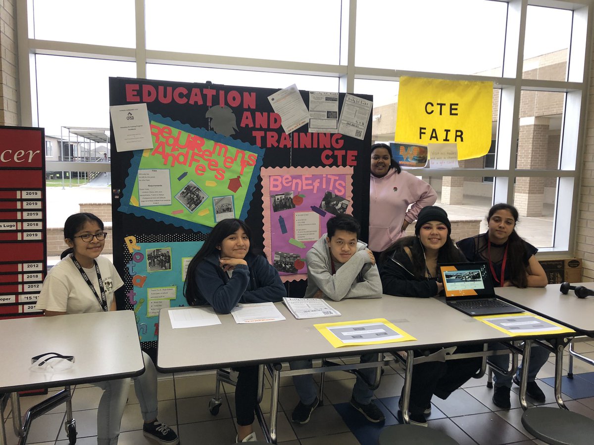 Lakes_RST's tweet photo. Do you want to be a teacher? Sign up for Instructional Practices! So proud of our Lakes Education &amp; Training kiddos! They are doing amazing things at McFee &amp; getting the best hands on experiences &amp; classroom training!We prep &amp; they practice! #FutureTeachers #GrowOurOwn #LakesIPET https://t.co/ysBhURgDtf