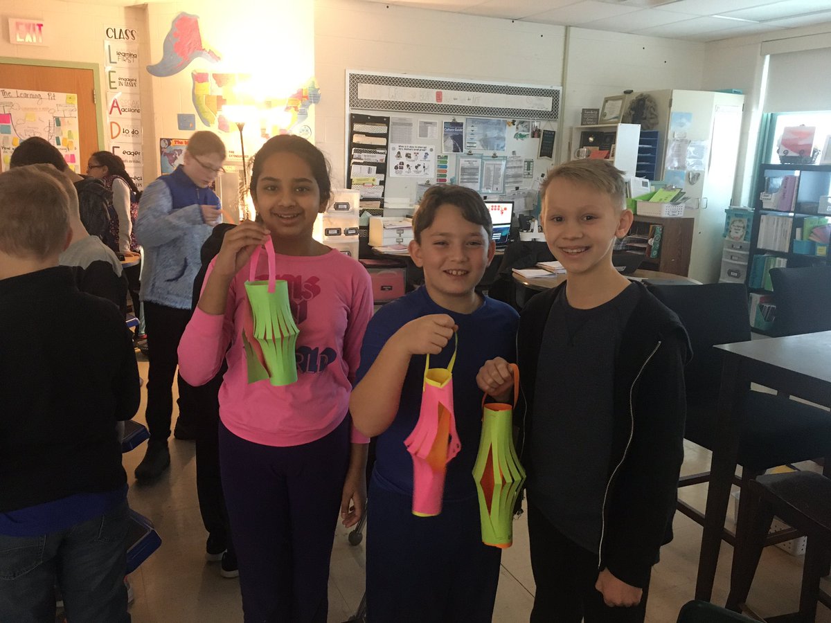 GassonJill's tweet photo. Love that a couple of our families came in to teach us all about the Chinese New Year &amp; Lantern Festival! #CharacterMI #MasonMoment https://t.co/5cTL3HxPRZ