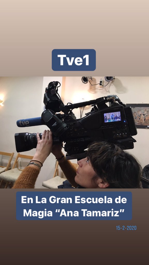 Hoy domingo en el telediario de la 1 de televisión española #tve <a href="/CdItve/">Consejo de Informativos TVE</a> podréis ver a varios de los magníficos profesores de La Gran Escuela de Magia “#AnaTamariz” 

<a href="/MiguelGomezMago/">Miguel Gomez</a> <a href="/jorgeblass/">Jorge Blass</a> y a @AdrianMarmac haciendo #Magia con el cubo de Rubik