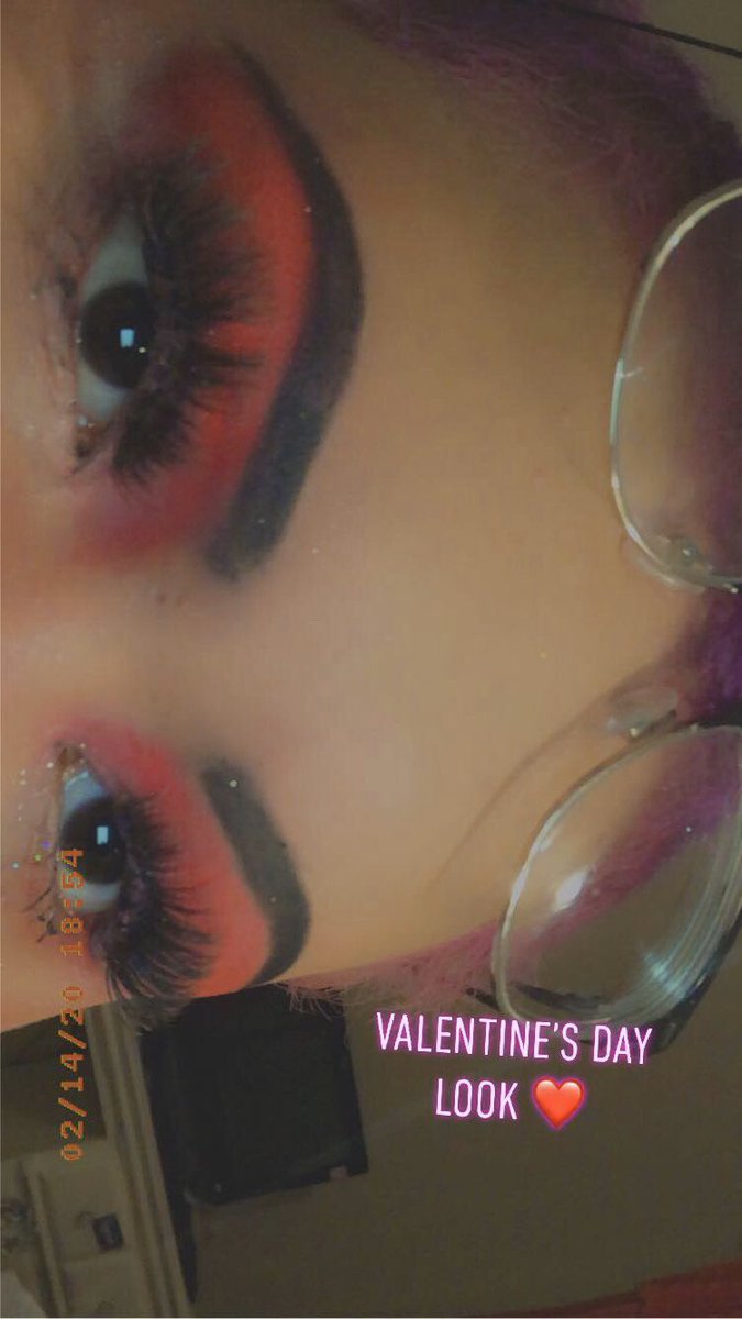 happy valentines day. all i did for today was makeup. i want to tie a pretty girl up.