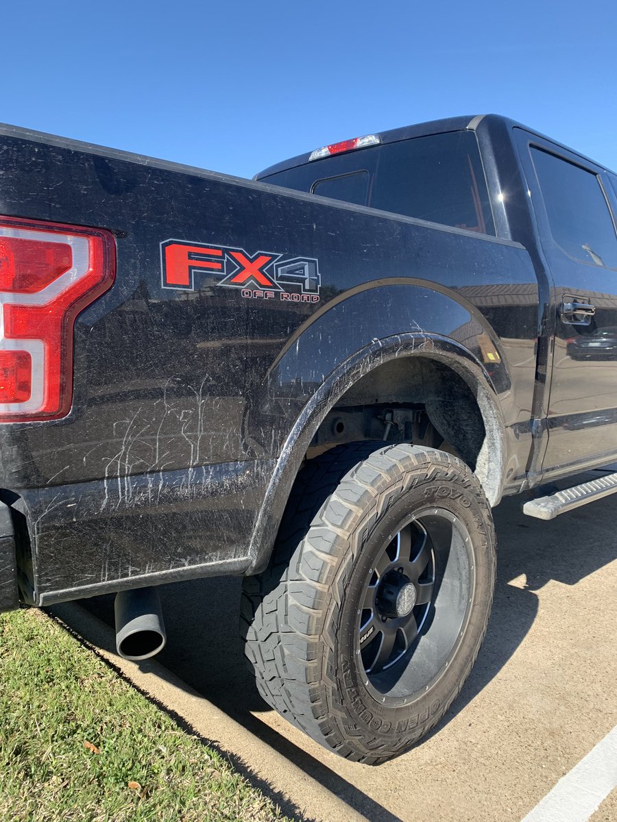ChDetail's tweet photo. Some quick before and afters. Support small business! Get your car detailed at your house or while you work! https://t.co/ycEszZaBtO