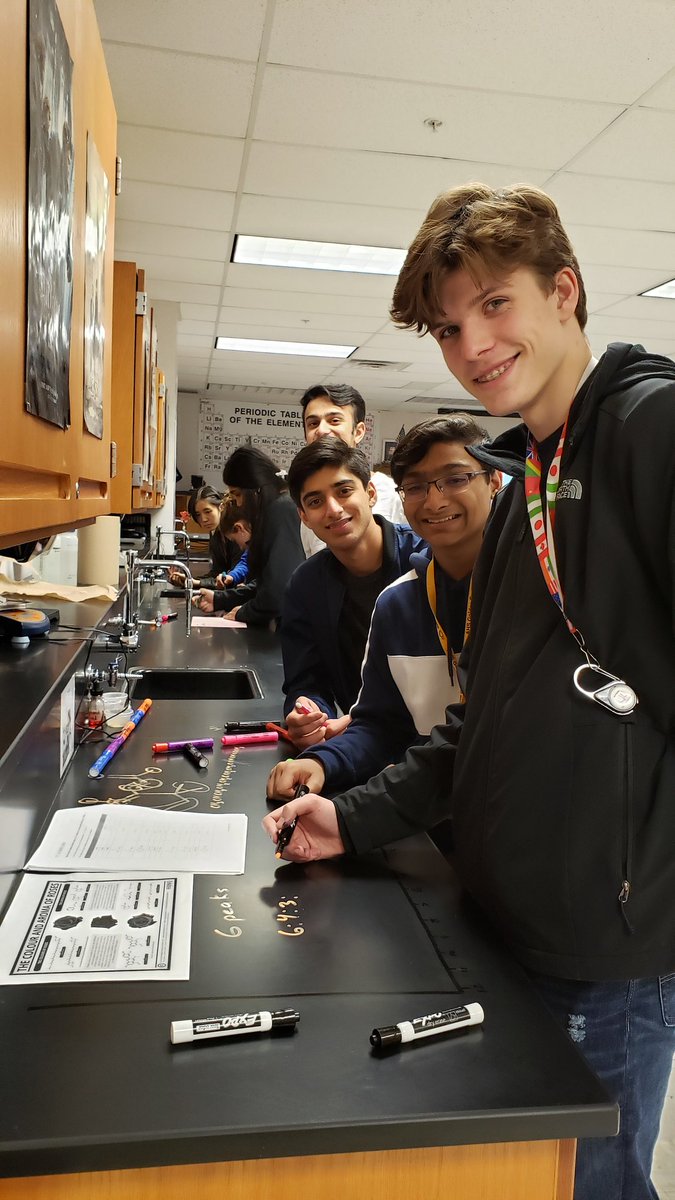 SandyKulkarnee's tweet image. #HappyValentinesDay2020 from #AHSIBChem class, after successful #ArgumentDriven #LabActivity. Students enjoyed this study of compounds responsible for rose flowers Aroma linked to applications of #AnalyticalChem priciples.