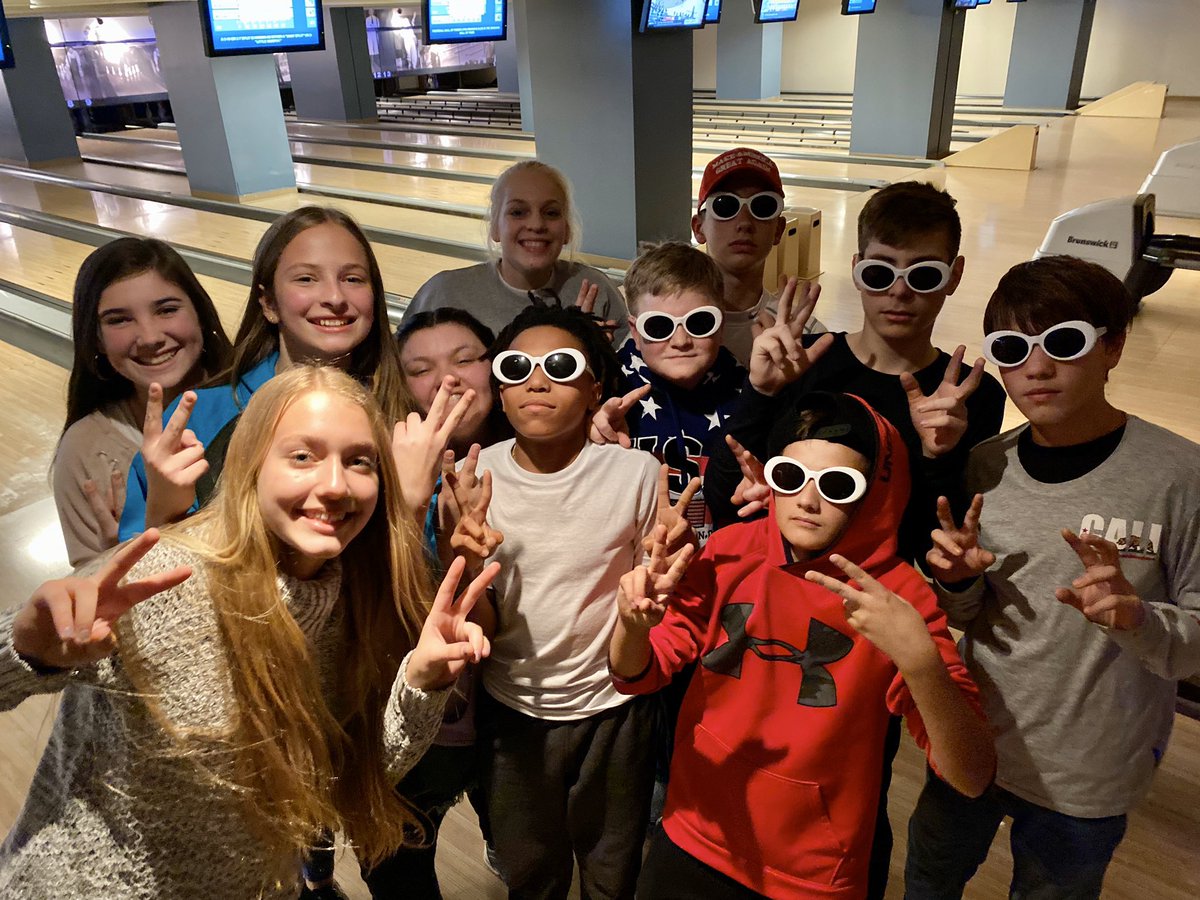 SCAJRHIGH's tweet photo. Day 4 in DC: Vietnam and Korean Memorials, Bureau of Engraving and Printing, National Cathedral, Smithsonian National Zoo, Iwo Jima, and bowling! #SCA2020DC 🇺🇸#SoMuchFun https://t.co/DsJTMHqMQq