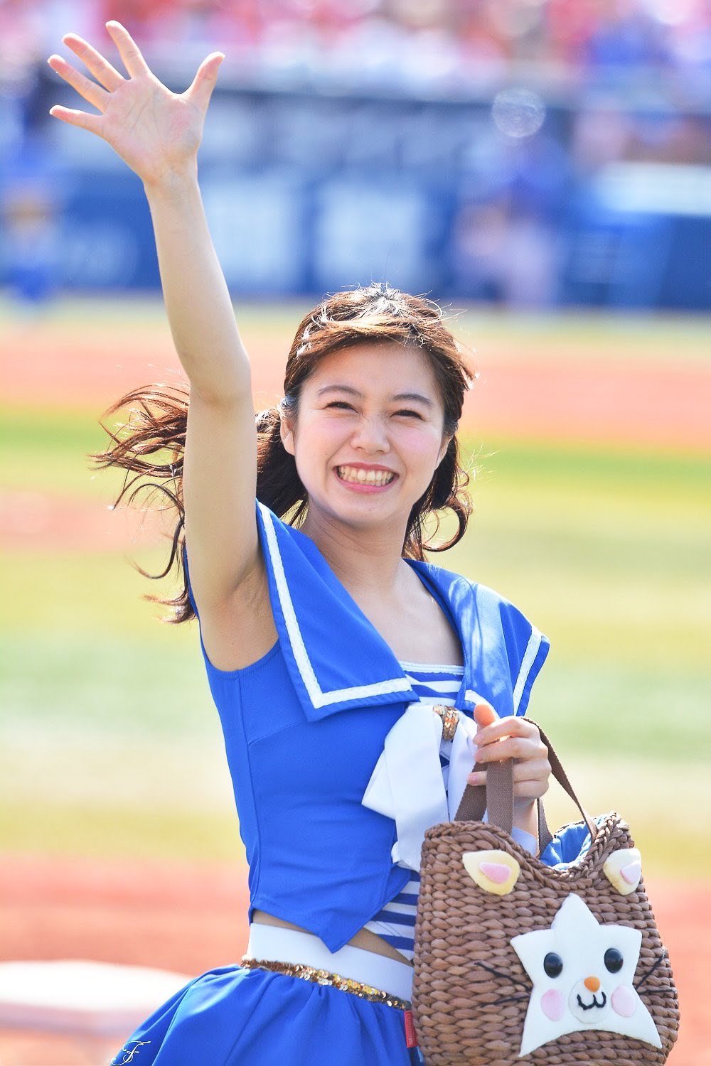 鈴木あゆみ 鈴木あゆみです この度 より広い世界で様々なお仕事に挑戦したく フリーランスとして活動していくことを決めました それに伴い 今後たくさんの方に私の活動を知っていただけたらと思い ツイッターを始めます 更に活躍できるよう精進し