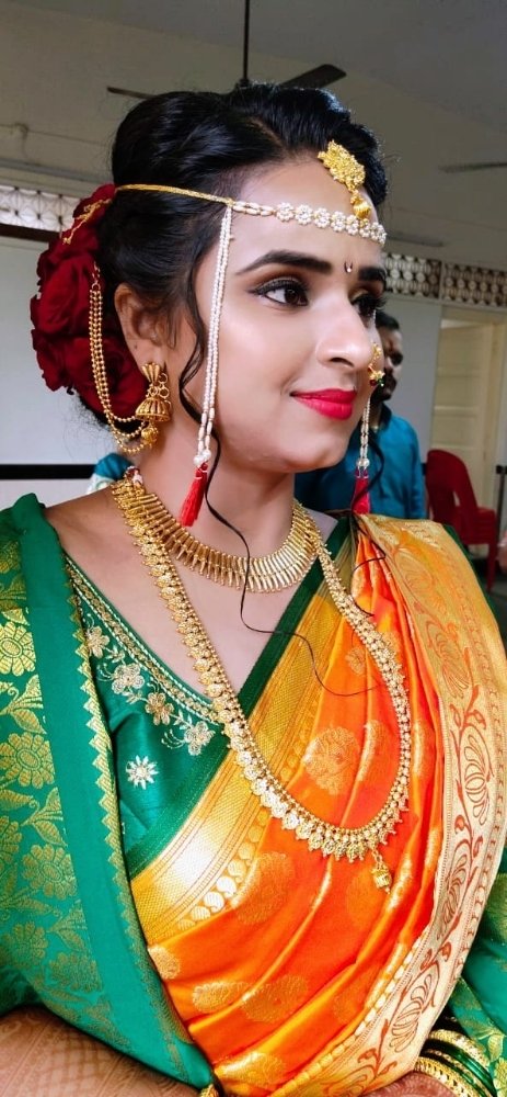 Hayagi Women's Copper Designer Hair Khopa For Marathi Bridal Hairstyle  Antique Golden 4.1 inch x 4.2 inch ( HA23012414M) : Amazon.in: Jewellery