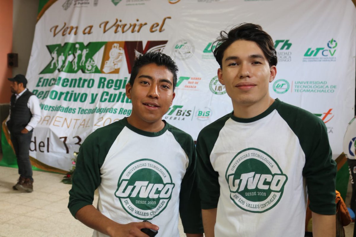 utvco's tweet photo. ¡Yo sí le voy, le voy a #Oaxaca! 👏
Exar Jiménez y José Alberto Ortiz inician su participación en la disciplina de Mural en Gis, en el marco del XXIV Encuentro Regional Deportivo y Cultural de Universidades Tecnológicas que se realiza en la @UT_Oriental #ERDCUT2020 #OrgulloUTVCO https://t.co/ZXVjjqhXUS