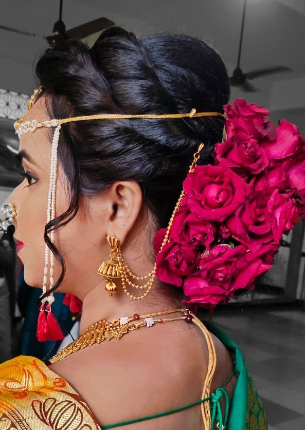 Quirky mundavalya designs for Maharashtrian brides - Get Inspiring Ideas  for Planning Your Perfect W… | Saree hairstyles, Indian bridal hairstyles,  Bridal hair buns
