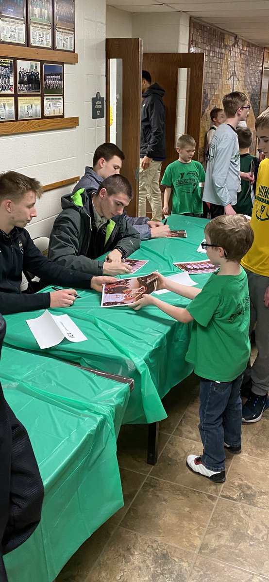 CrusaderBasketb's tweet photo. 2020 Jr Crusader Grade School Night
#family https://t.co/mP2vYrcCYh