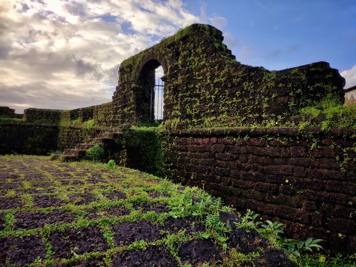 PAmonker's tweet photo. Juem fort, Goa.
#goa #exploring_goa #fort #protected #exploring #hiddentreasures #beautifulgoa #architecture #sunset #explore #picoftheday #photooftheday #bestoftheday #india #incredibleindia #travel #incrediblegoa #traveldiaries #photography #travelphotography https://t.co/VGOnLjlQy4