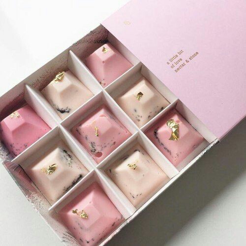 vcclka's tweet photo. @rousegold ▄︻̷̿┻̿═━一🍫❤🍫❤🍫❤🍫❤🍫❤ https://t.co/BiUfG7Q3rA
