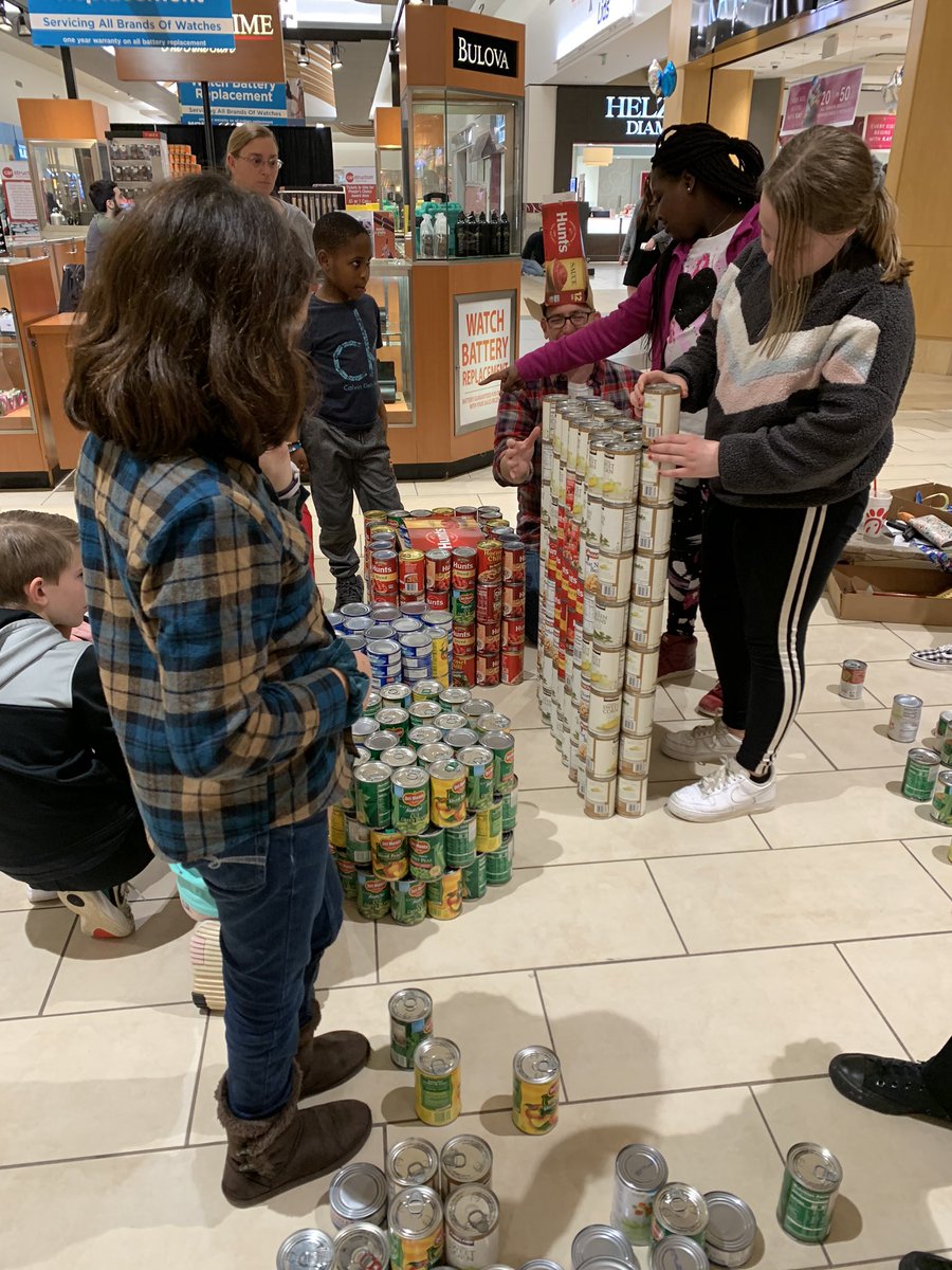 MsRosas4thgrade's tweet photo. Canstruction time! Please go on Saturday, Sunday, or Monday and vote for our SCA PRES design. 1 can of food or $1= 1 vote https://t.co/o8BIGFz4Gw