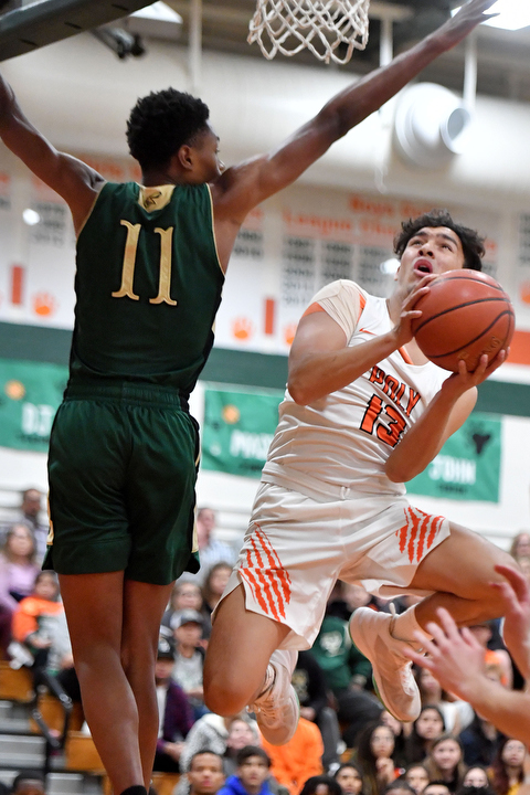 WillLesterPhoto's tweet photo. #RiversidePoly @RiversidePolyHS jumped to a big lead early which #longbeachpoly @LBPolyAthletics could not recover from losing 81-60 in opening round of #CIFSSBasketball D1 basketball playoffs https://t.co/Zvr2Xaq6lk