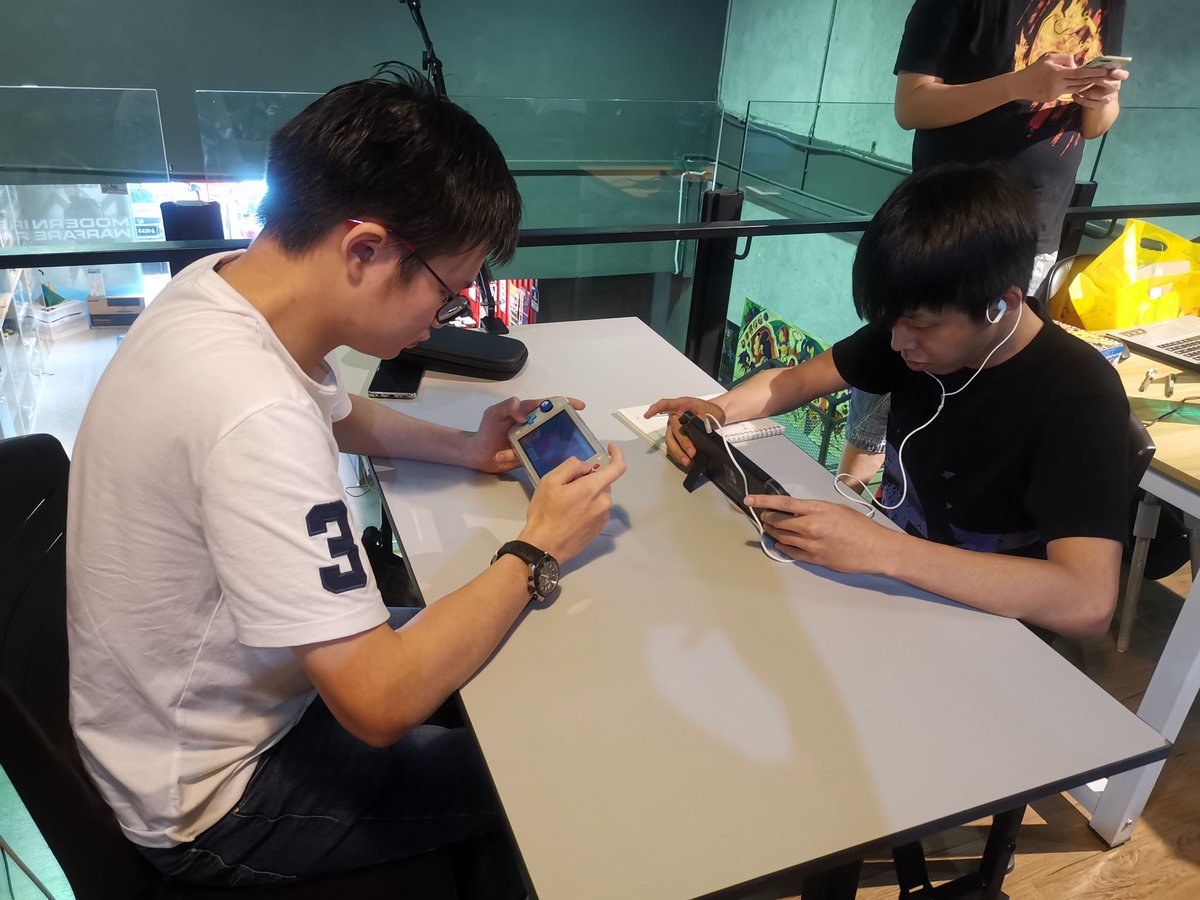 MSS Malaysia 2020 Swiss r1 featured match: Andy Willyanto vs. Han Her Yin #PlayPokemon 

🔴 LIVE AT: twitch.tv/pokemonvgc_my