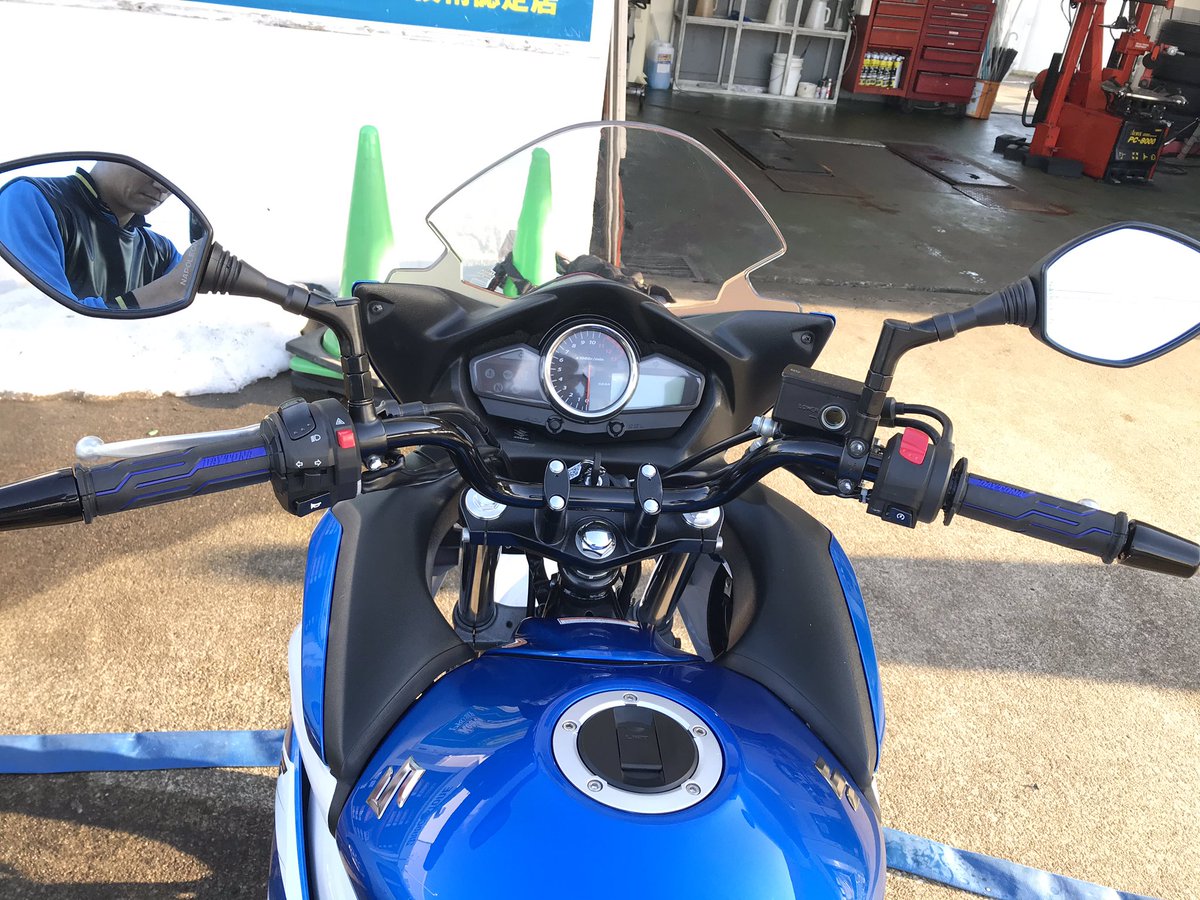 NM4012's tweet photo. #バイク乗りとして軽く自己紹介
住処　新潟県長岡市
歳　　42歳
身長   190㎝
体重　78㌔前後

愛車　GSR250F
前車　NM4-01

長距離ツーリング好むオッさんです。
某大手バイク屋に10年勤務した為、知識は無駄に豊富。
そして無駄に金欠
宜しくです！ https://t.co/CIaidSl6hD