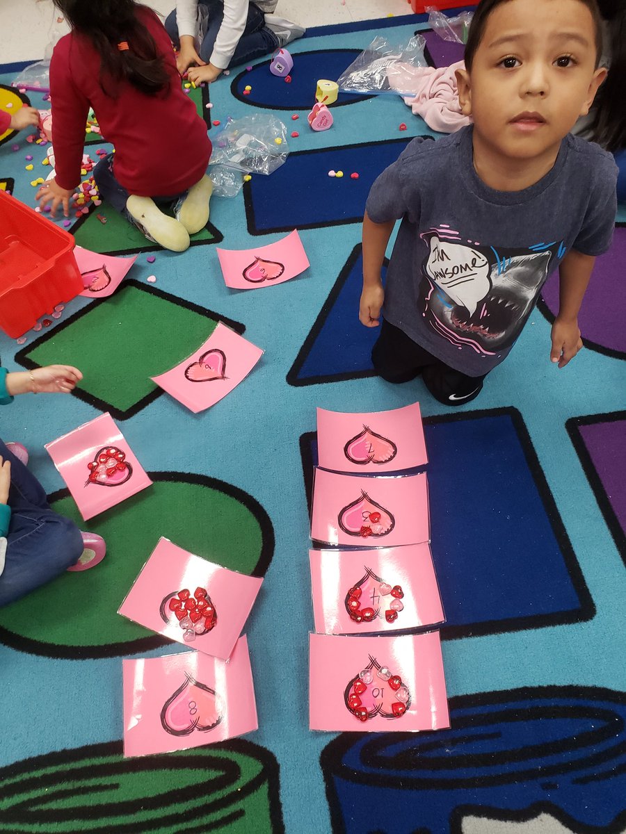 BettyM007's tweet photo. We love Valentine's centers! #BeDuryea @Barwill71 @chammonded @Marcy614 @CarrieAnneEd @CFISDPK1 #CFISDspirit https://t.co/FWSL24pWcc