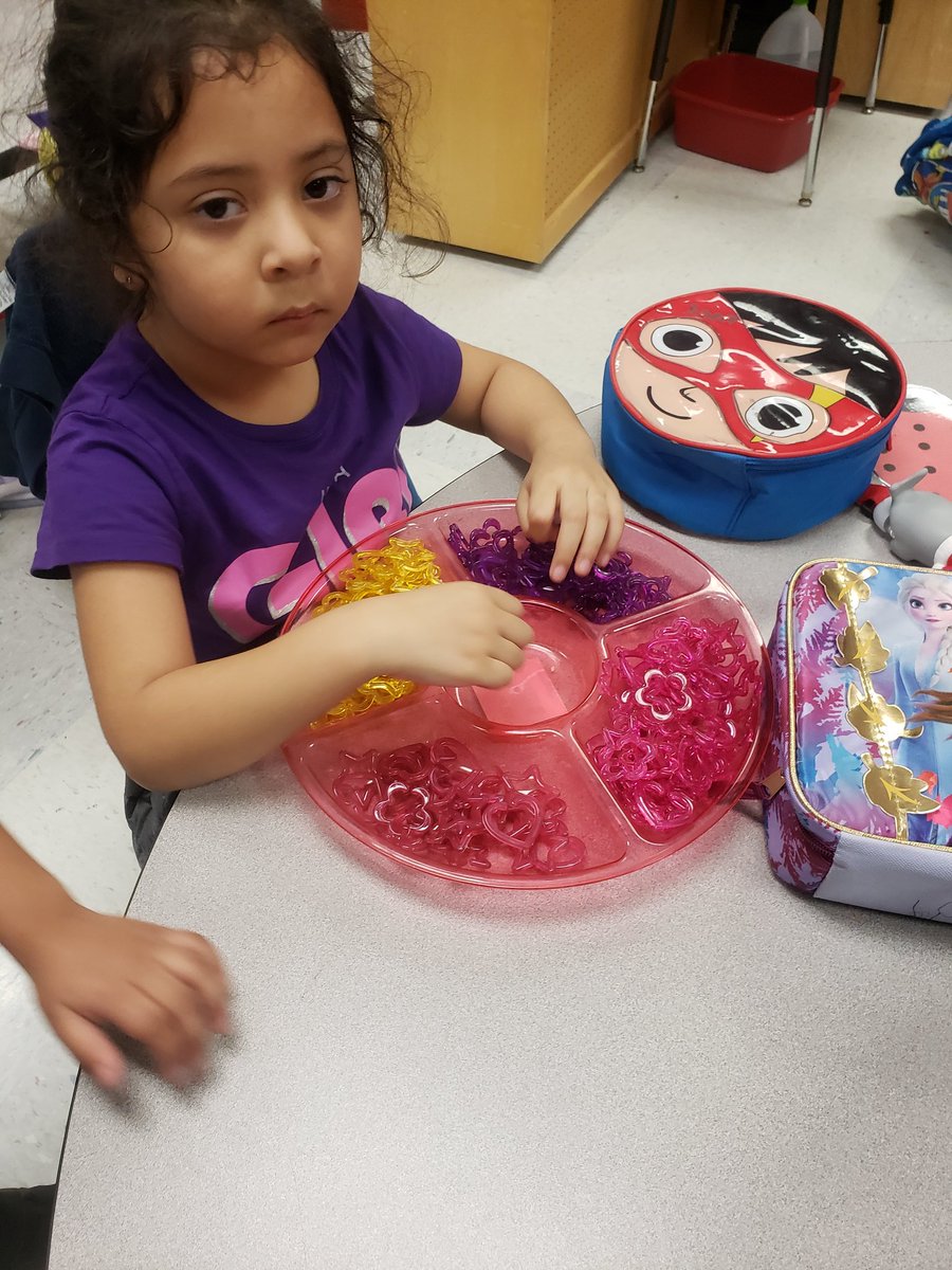 BettyM007's tweet photo. We love Valentine's centers! #BeDuryea @Barwill71 @chammonded @Marcy614 @CarrieAnneEd @CFISDPK1 #CFISDspirit https://t.co/FWSL24pWcc