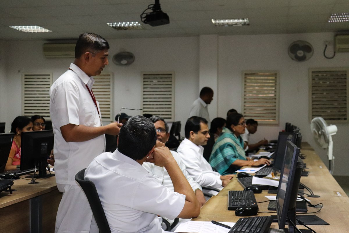 SSSIHL's tweet photo. 19 SSSIHL faculty learnt how to become content generators for virtual lab experiments in a Virtual Labs (SSSIHL and IIIT Hyderabad) workshop on 6 Feb 2020 led by Ms. D V N Mrudhvika. This MHRD initiative brings remote-access to Science &amp; Engineering labs across India.

#SSSIHL https://t.co/eg8vW4lk6Z