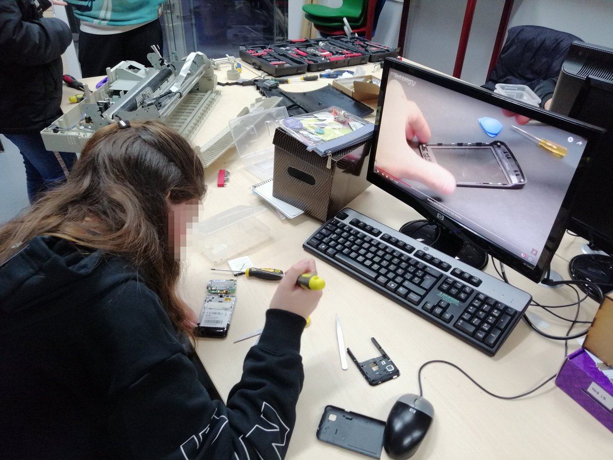 FabLabLeon's tweet image. Ayer realizamos nuestro #reparaTElo en #leonesp ,tratando de reparar, reutilizar y reciclar nuestros dispositivos. Gracias a #Talentarea.

¿Quieres saber más sobre Fab Lab León? Ven a vernos el próximo 28 de febrero a las 18h.
Apúntate aquí 👇
visitafablableon.eventbrite.es