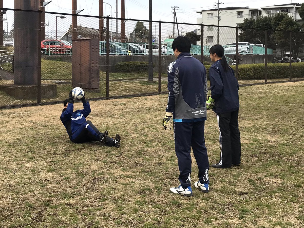 横浜ウインズ U15 レディース V Twitter 練習会 今週も中学生は一部テスト休みで 今日の練習は参加出来るメンバーで練習しました Gk組はキーパー練習です 小学生も練習です 横浜ウインズ サッカー なでしこ 女子サッカー 少女サッカー サッカー女子