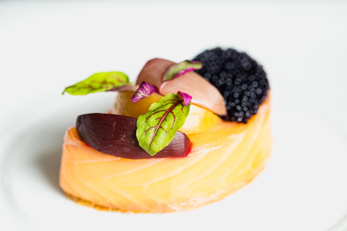 On The Gamekeepers Tasting Menu.
Smoked Salmon with Horseradish, Beetroot and Caviar. oxfordbluepub.co.uk/menus/menu-tas…