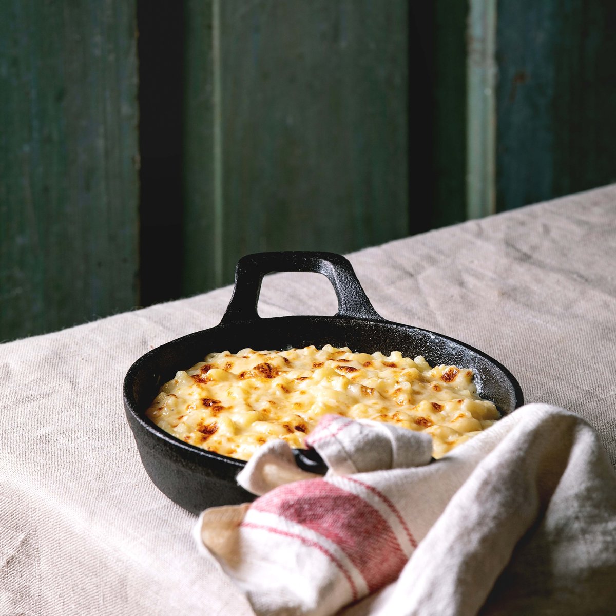If you didn't receive the <a href="/The_RHH/">Royal Horticultural Halls</a> newsletter and haven't had the chance to try out our Lobster Mac n Gruyere Cheese recipe, tonight's the night! <a href="/chandco/">CH&CO</a>