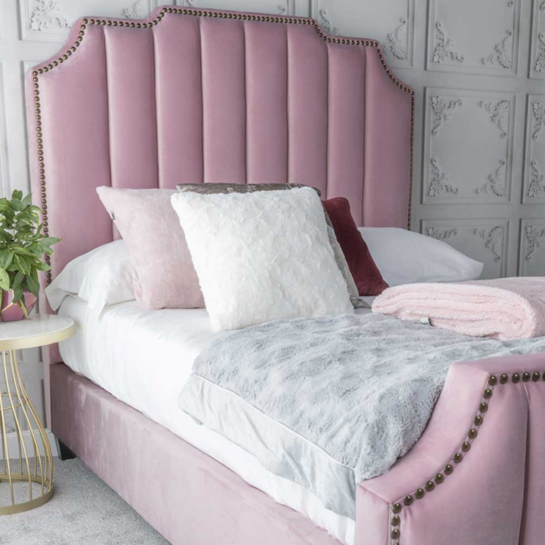FurntasticUK's tweet photo. #Transform your #bedroom with Elsa Pink Fabric Upholstered 5ft King Size Bed &amp; own the space with #beautiful #room #décor 😍 https://t.co/dFv64CjQaV

#SaturdayMotivation #SaturdayMorning #SaturdayMorning https://t.co/7w4qTgZPzc