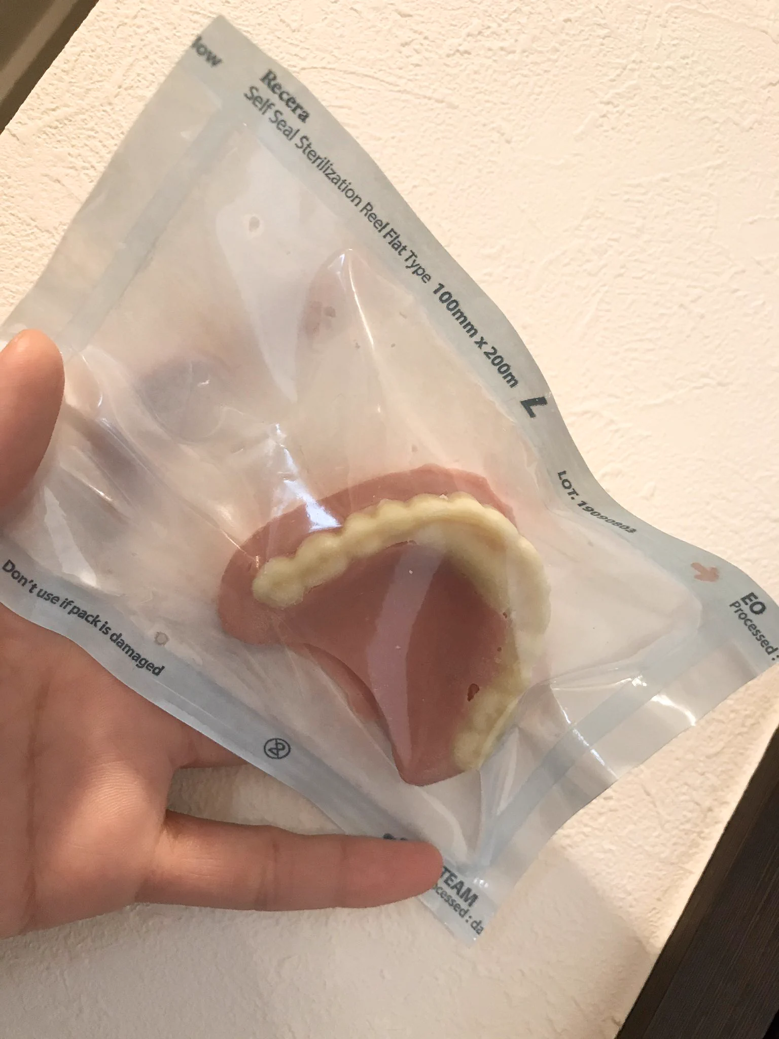 めちゃくちゃリアル！wwwバレンタインに歯医者さんから貰ったチョコがすごかった！ www