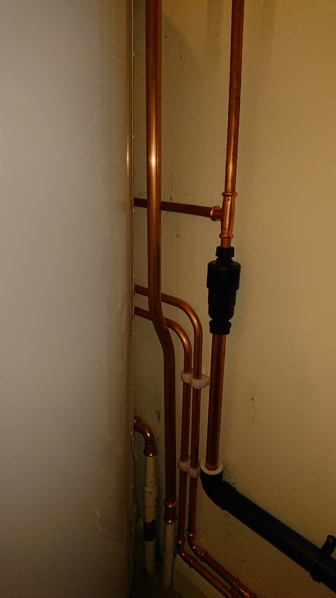 Big shout out to <a href="/pbplumber/">P B Plumber</a> and <a href="/PlumbingSquires/">Squires Plumbing</a> for helping turn this job round so quickly for the customer I know the family appreciate it, also to <a href="/WillbondWorld/">WILLBOND</a>, for getting everything so quickly, smashed it as always with the <a href="/vaillantuk/">Vaillant UK</a> kit and <a href="/SpirotechUK/">Spirotech</a>