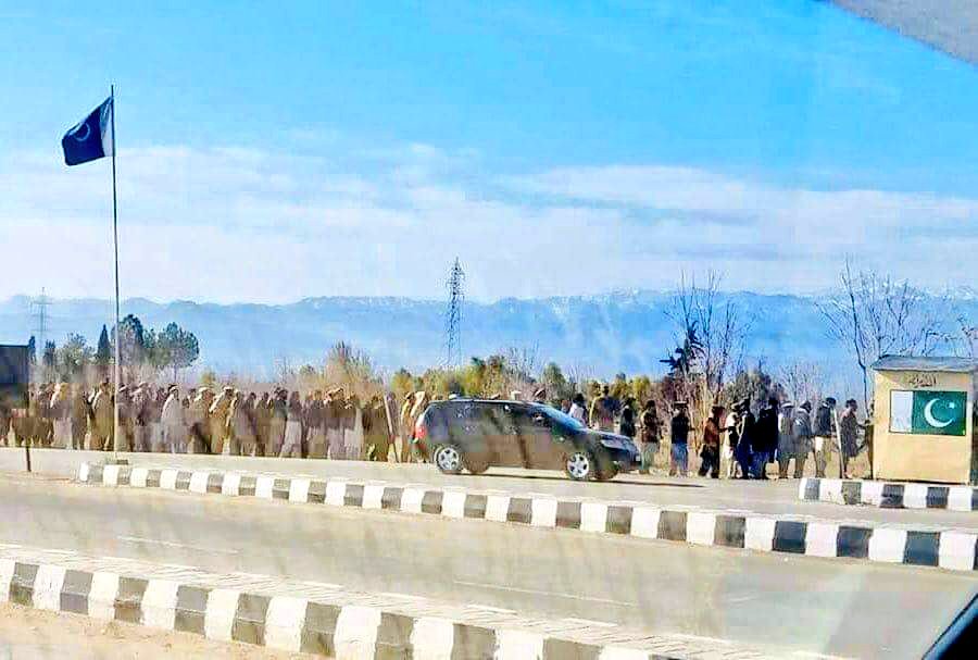 No description needed for this !Morning ,Noon , Night speak only on  #Kashmir ! "Intentionally Allowed"  #EhsanullahEhsan to escape while they suspect each and every Civilian! #PashtunLongMarch4Manzoor  #PashtunLongMarch2DIKhan  #pashtunsstandwithmanzoor