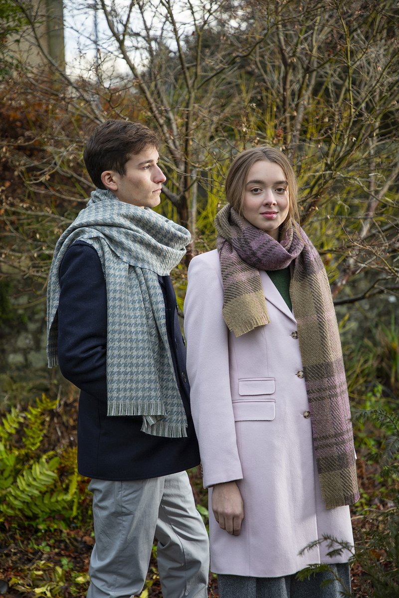 lochcarronscot's tweet photo. Our latest collection features the Fearne - a generously sized stole, made from 100% British Wool and proudly woven at our Scottish Borders mill, the Fearne epitomises quality craftsmanship and design.
https://t.co/Jwzy5kmvzm
#LochcarronofScotland #BritishWool #Checkitswool https://t.co/tEWtTxN5E3