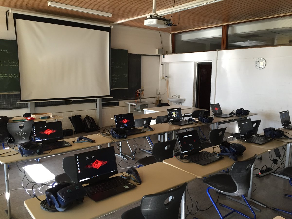We now start a new VR #TueVR project about students' social comparisons in classrooms