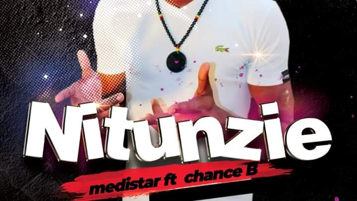 MedistarO's tweet photo. Nimeamua kumsapoti huyu kijana katika muziki wake na wewe naomba umsapoti kadri uwezavyo. Wimbo wake mpya unaitwa NITUNZIE kamshikisha Chance B, ni MediStar.
Link: https://t.co/U6jOubdCrT
#M28
https://t.co/cVKvnJ2K6k
#reporti from MvanoMtangazaji https://t.co/qgHV0jl7ze