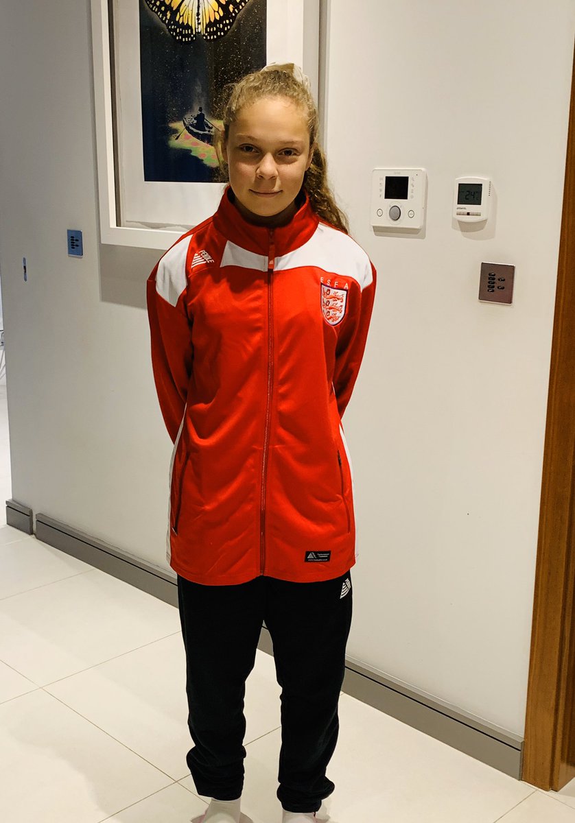 orlineblloyd15's tweet photo. Eindhoven here she comes ! Good luck @macey_lloyd and all the girls have the best time and enjoy the experience . @schoolsfootball #keepworkinghard @MiddxSchFAgirls @LondonBeesAcad @WhetstoneWandFC https://t.co/T8BBGKY461