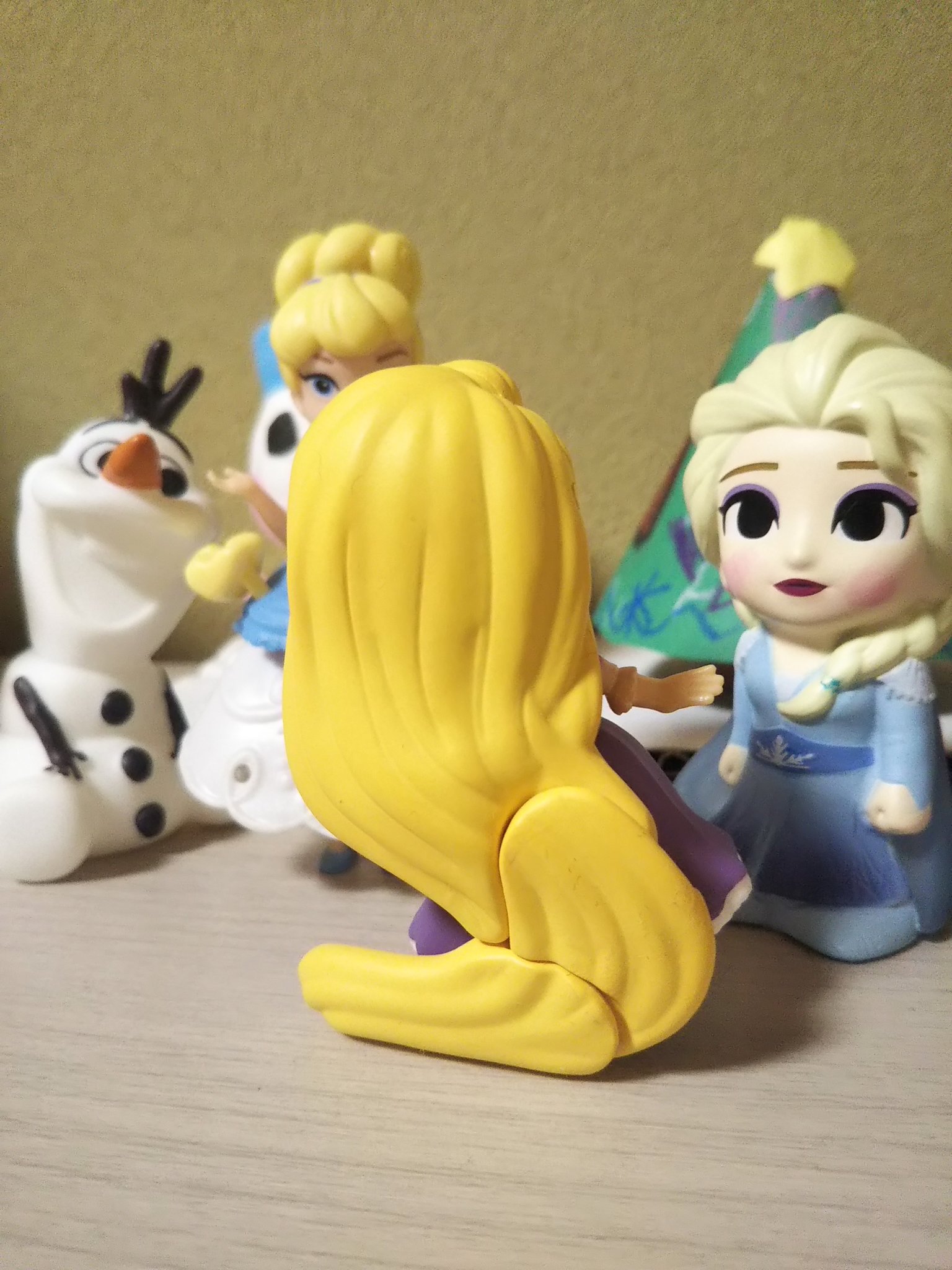 たけうちこうた ｋ 話題のディズニープリンセス版ぷりきゅ と プリコットプーペ リトルキングダムやdisney Friendsと比較するとこのくらいの大きさです あとラプンツェルは髪が伸びる プリコットプーペ ディズニープリンセス