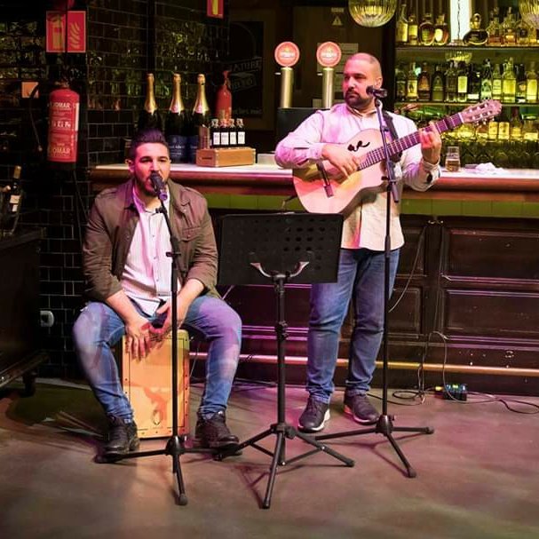 #NuevaFotoDePerfil <a href="/grupodbureo/">DBUREO</a> en <a href="/PlateaMAD/">Platea Madrid</a> comoncada fin de semana!!! Os esperamos a todos de 14h a 16h!! No os lo perdáis!! Saludos familia!!