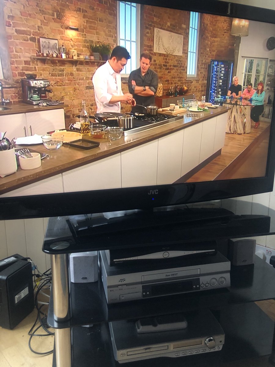 You just know they are all shitting themselves on Saturday kitchen😂🤣😂