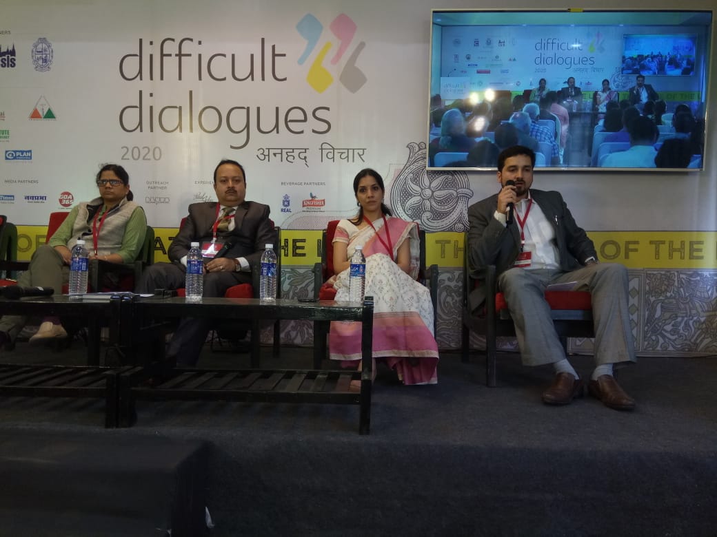 Ting_JasmineM's tweet photo. Day 2 @d_dialogues #DD2020
#DDLAW2020 #JoinTheConversation What is the role of ‘non-state justice mechanisms’ in reforming the Indian judiciary? Can we think of a legal regime where we recognize non-state justice mechanisms and bring in the purview state justice institutions? https://t.co/1rAyBQ5ieX