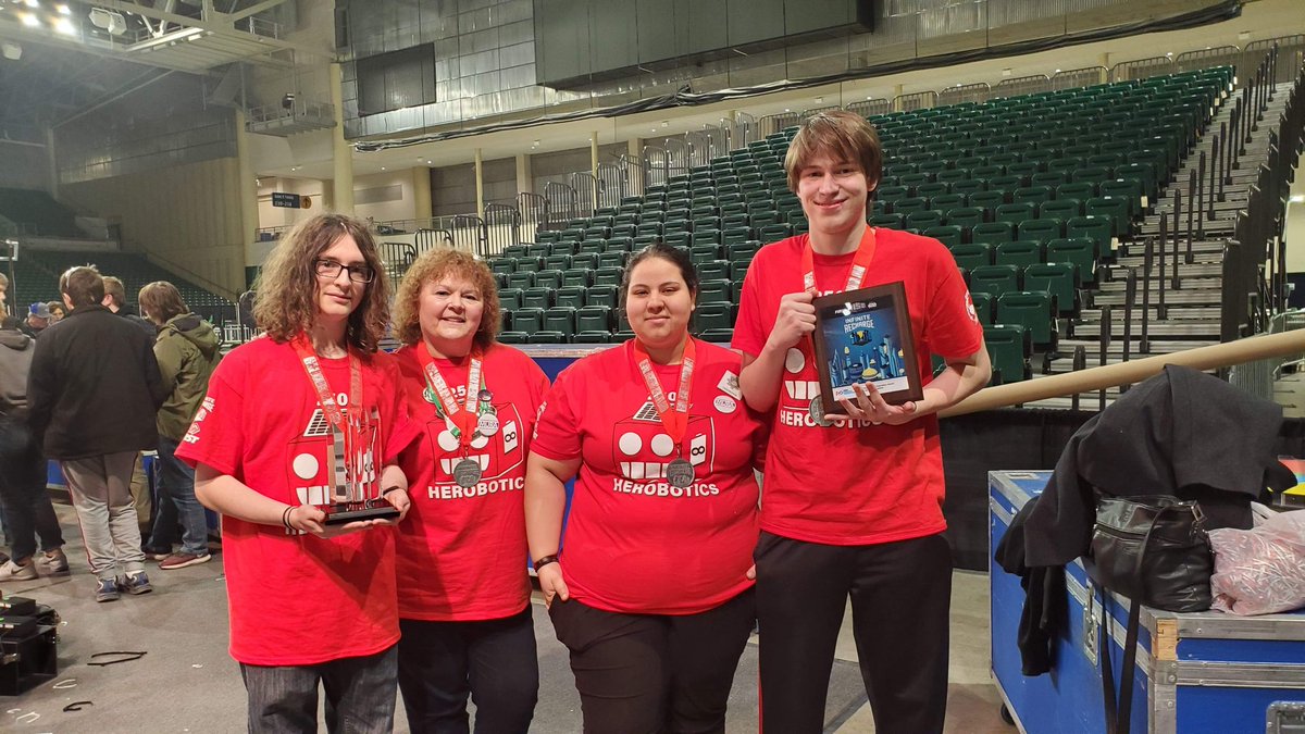 We are honored to be the recipients of the #FRCGreatNorthern Regional Engineering Inspiration Award. This award will send us to the #FIRSTChamp in Detroit! Thank you to all of our supporters and partners, we couldn't have done it without you! #omgrobots #INFINITERECHARGE