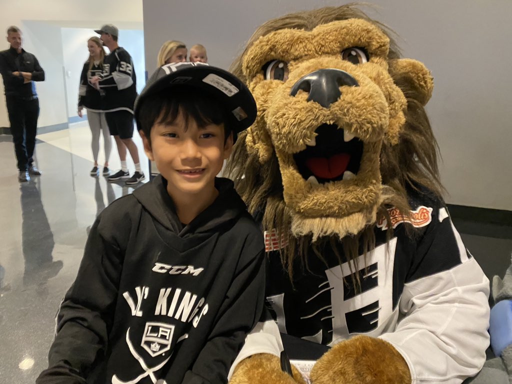 Happy Birthday Bailey! 🦁👑🏒🧁🎉 Loved celebrating with you  <a href="/BaileyLAKings/">Bailey LA Kings</a> <a href="/LAKings/">LA Kings</a> <a href="/STAPLESCenter/">STAPLES Center</a> <a href="/spacetesix15/">Sheilah Pacete</a> Fun times! #baileysbirthday #HappyLeapDay #GoKingsGo #overtimewin #LAKings #lilkings #gkg