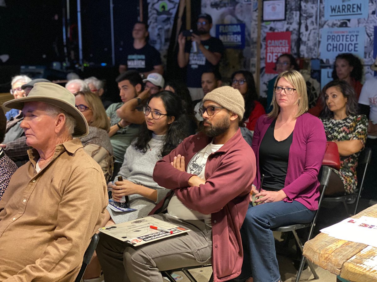TomasAlcala's tweet photo. Miami is 🔥 up and ready to #WinWithWarren! Shout out to @CindyPoloFL103, @juancuba, @PatrickHidalgo and @HungrySofia for speaking at our Cafecito con Warren at @grampswynwood &amp; sharing why they’re in this fight with @ewarren.

Text FL to 24477 to join la lucha! #JuntosConWarren https://t.co/hXlJmr2fU2