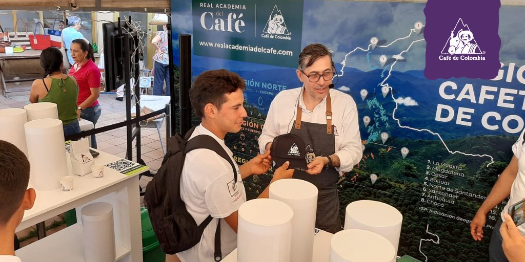 CafedeColombia's tweet photo. Imágenes del segundo día del VII Festival del Café en Socorro, Santander.
Los esperamos en nuestro stand para mostrarles cómo reconocer el mejor café del mundo. ☕🇨🇴 https://t.co/PuPXMAACYL